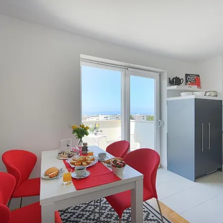 Sea View 023 Апартаменты *